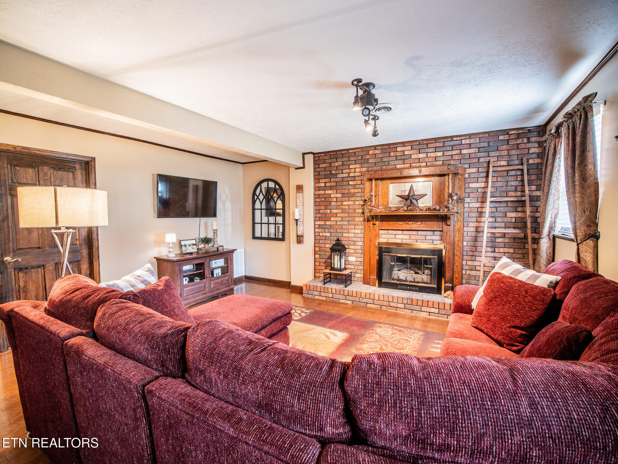 143 Shady Road Oliver Springs, TN 37840 - Photo 40 of 57 Basement Living Room