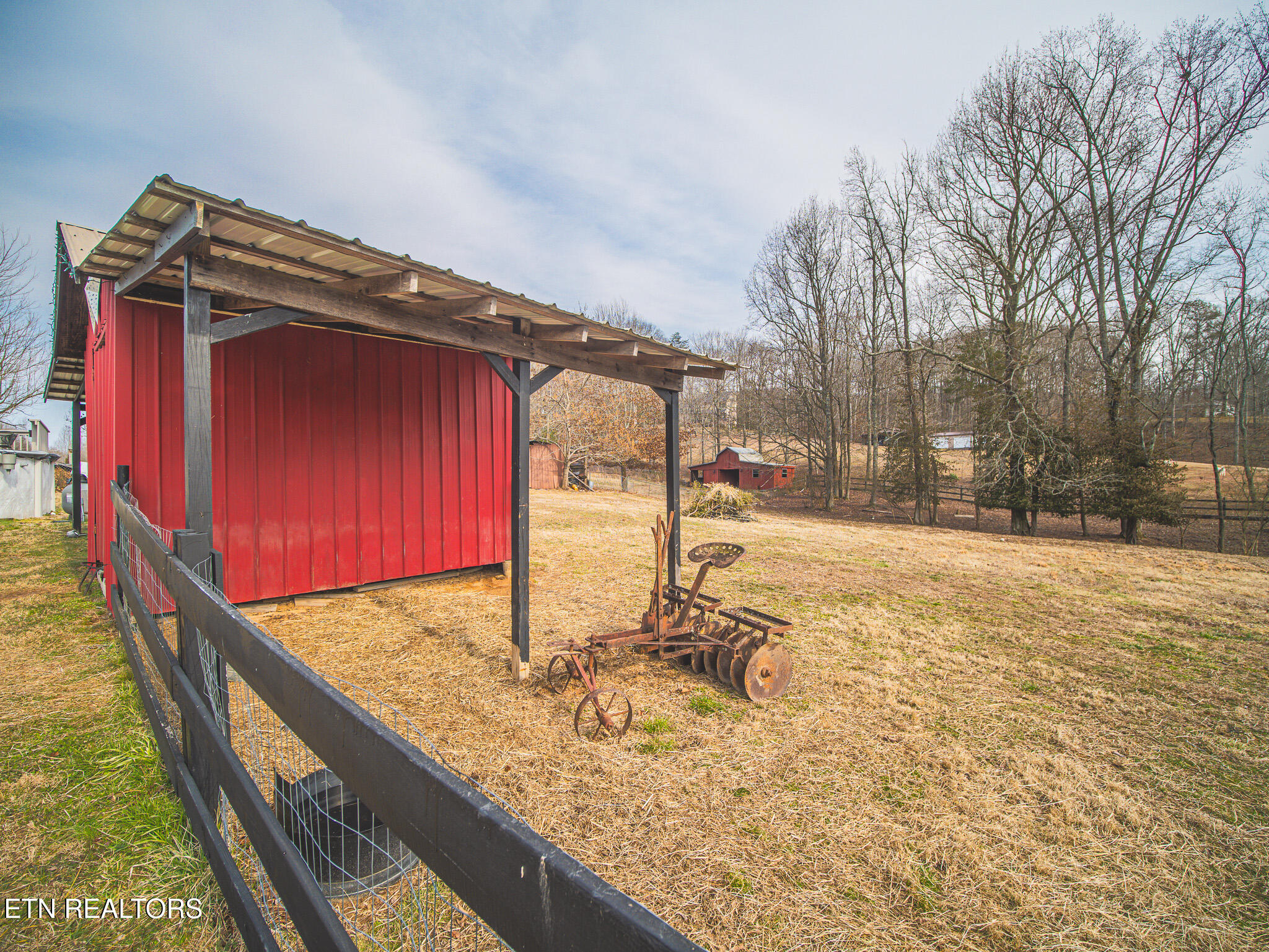 143 Shady Road Oliver Springs, TN 37840 - Photo 53 of 57 Barn