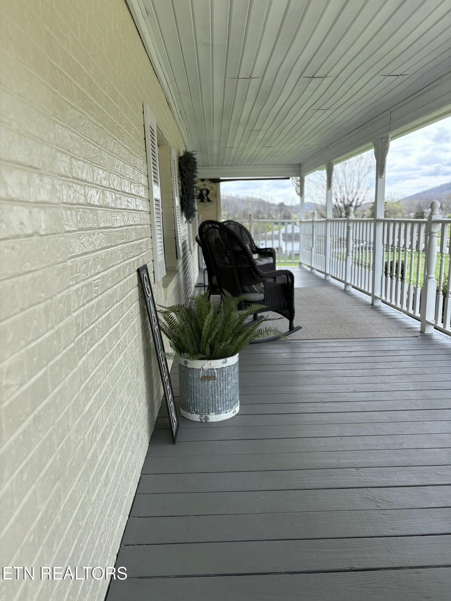 143 Shady Road Oliver Springs, TN 37840 - Photo 6 of 57 porch