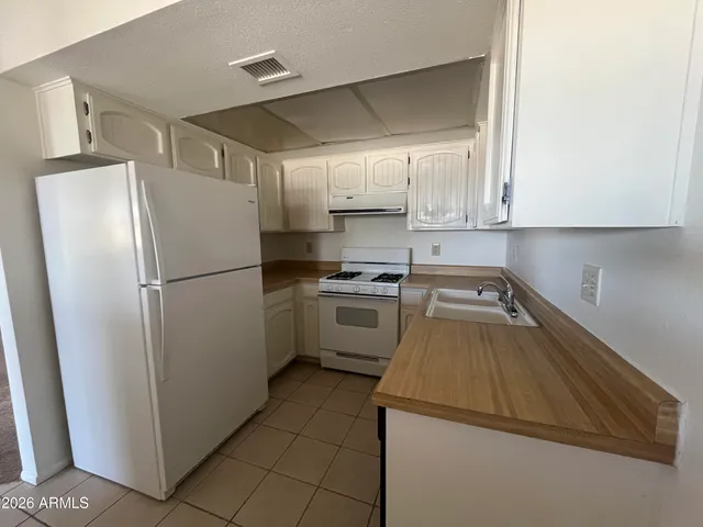 $1,000 | 4207 Calle Barona, Unit A, Sierra Vista, AZ 85635
