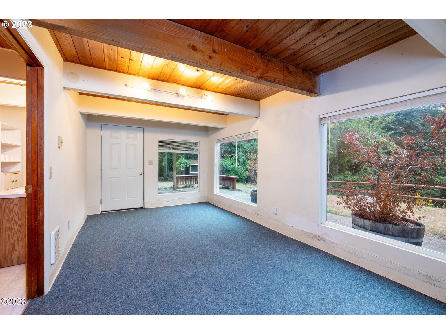 488 South Bay Road Toledo, OR 97391 - Photo 5 of 29 Gallery Image 5