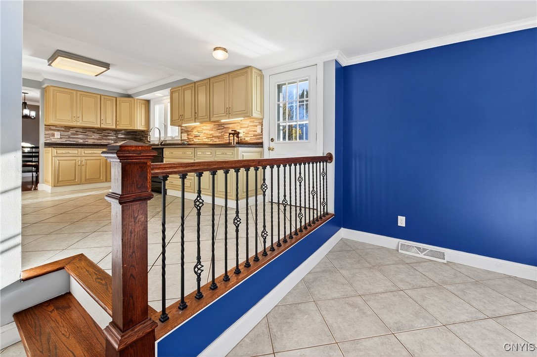 7949 Boxford Road Clay, NY 13041 - Photo 13 of 50