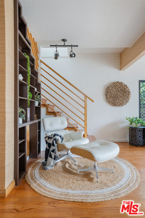 3004 Yale Avenue Marina del Rey, CA 90292 - Photo 16 of 42 a view of a living room