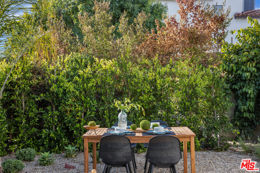 3004 Yale Avenue Marina del Rey, CA 90292 - Photo 38 of 42 a outdoor space with chairs