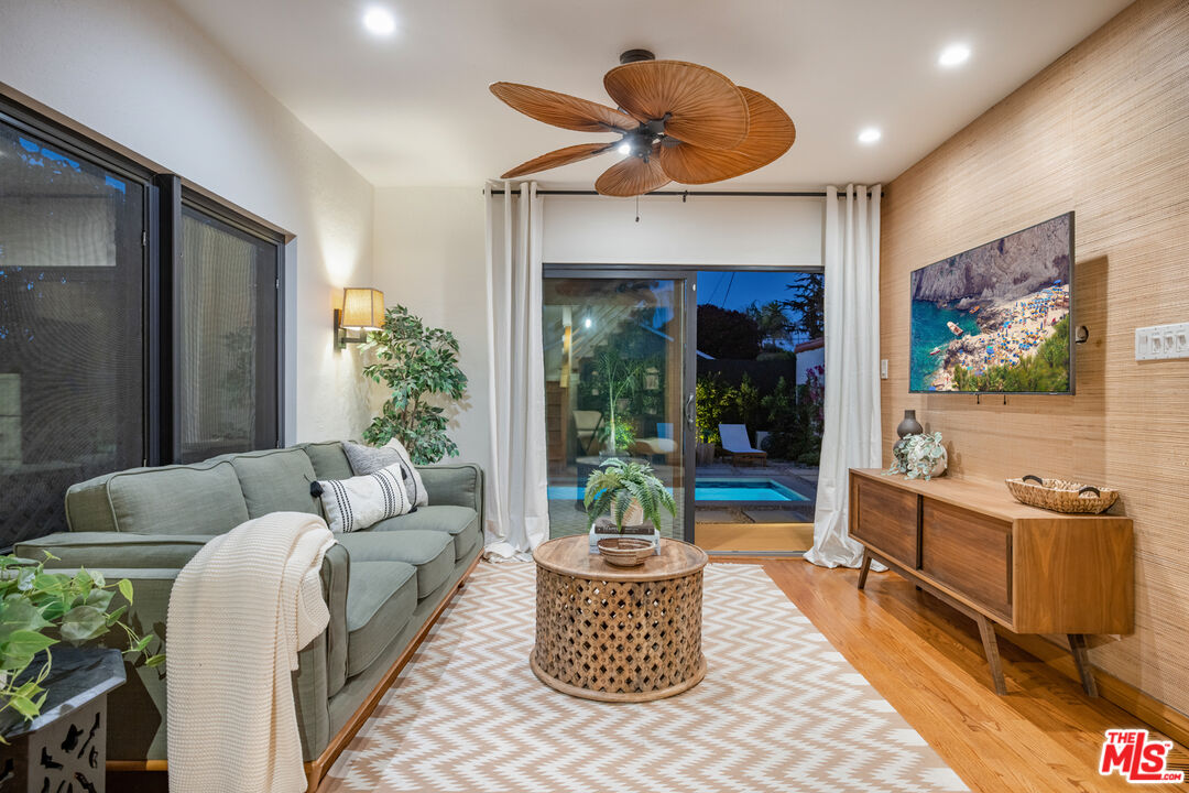 3004 Yale Avenue Marina del Rey, CA 90292 - Photo 40 of 42 a living room with furniture and a large window
