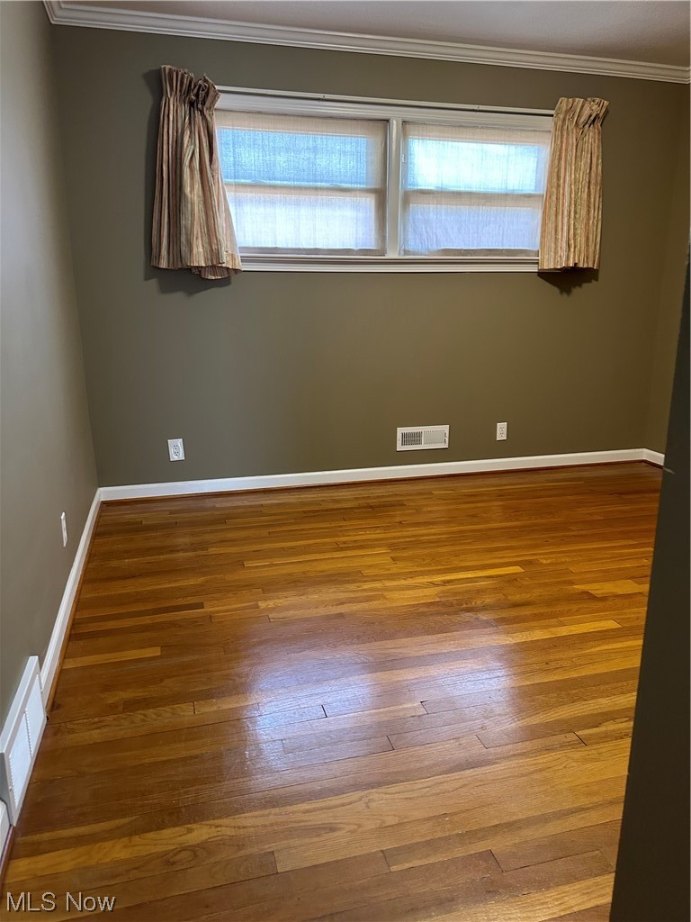 2818 Hearthstone Road Cleveland, OH 44134 - Photo 8 of 34 Bedroom 3