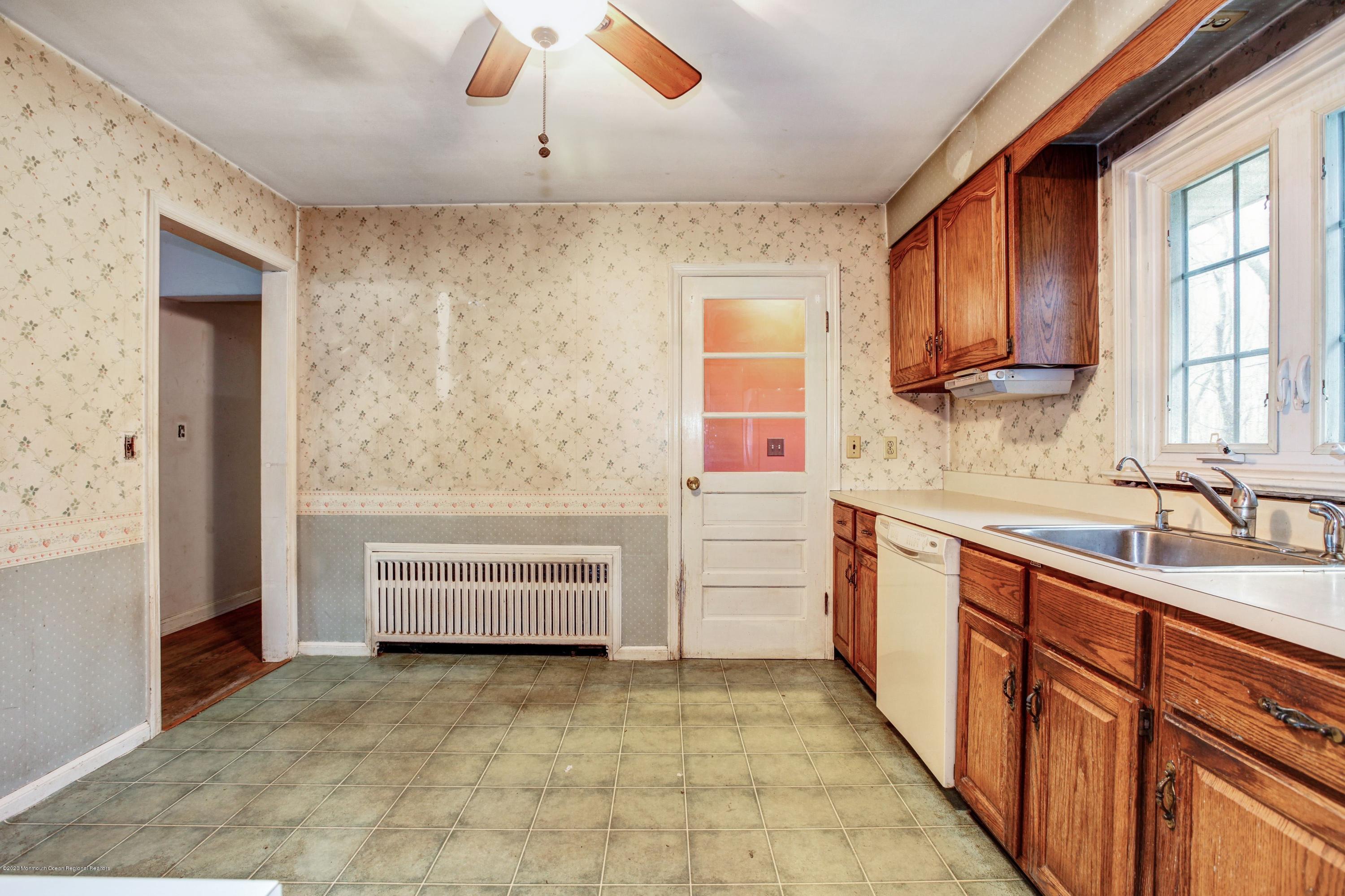 776 Nutswamp Road Red Bank, NJ 07701 - Photo 11 of 25 nut10