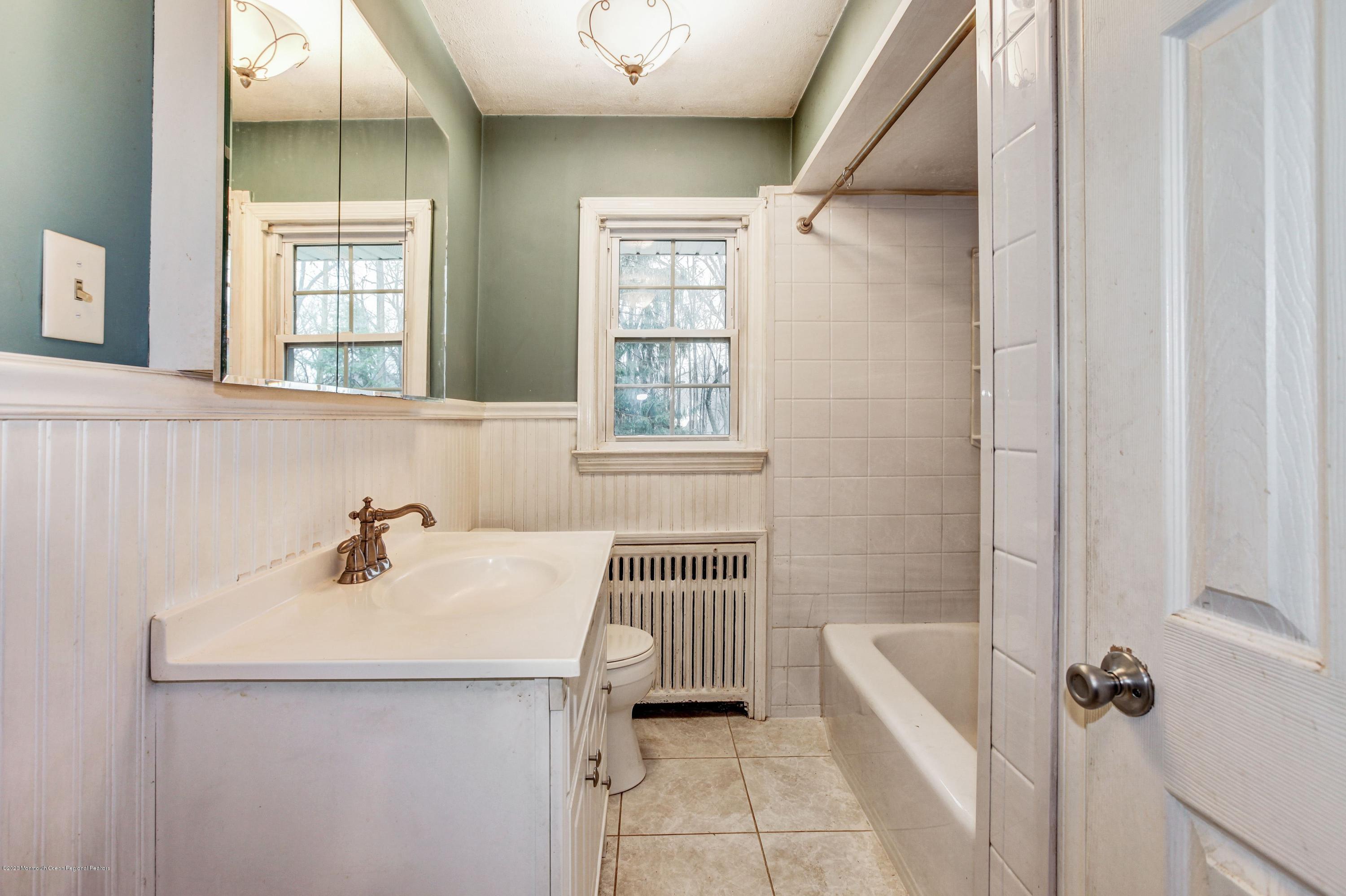776 Nutswamp Road Red Bank, NJ 07701 - Photo 21 of 25 nut19