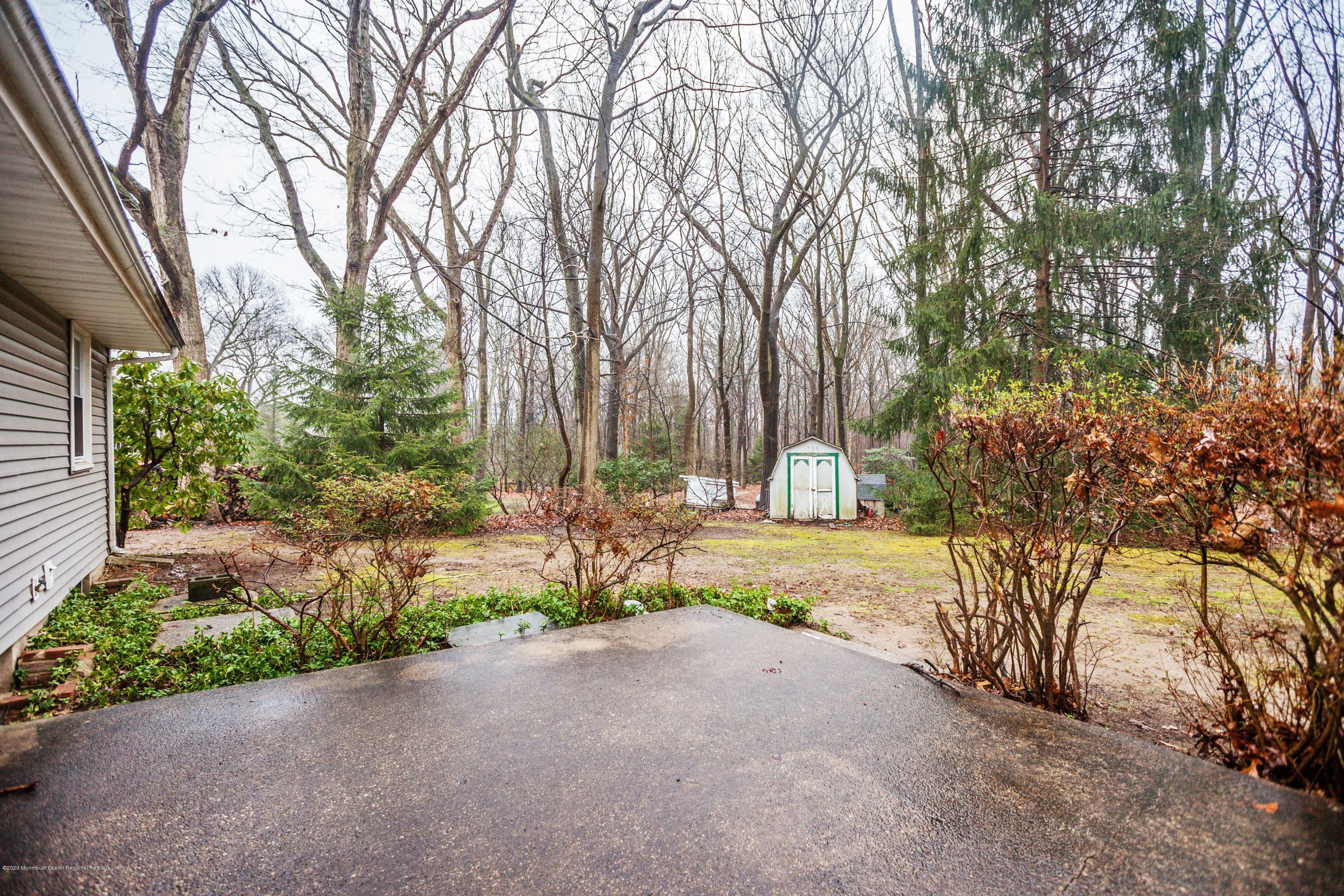 776 Nutswamp Road Red Bank, NJ 07701 - Photo 24 of 25 nut24