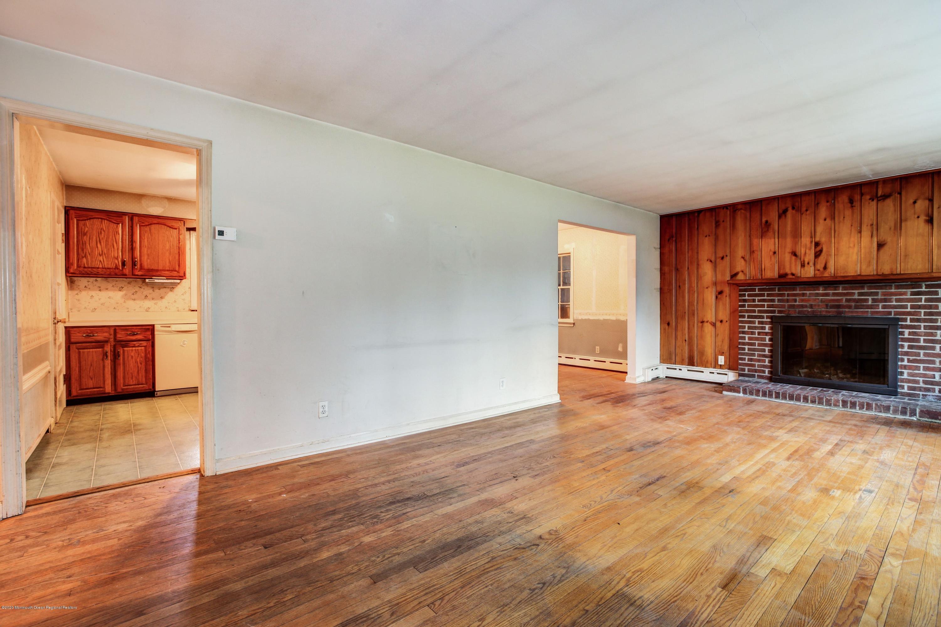 776 Nutswamp Road Red Bank, NJ 07701 - Photo 5 of 25 nut4
