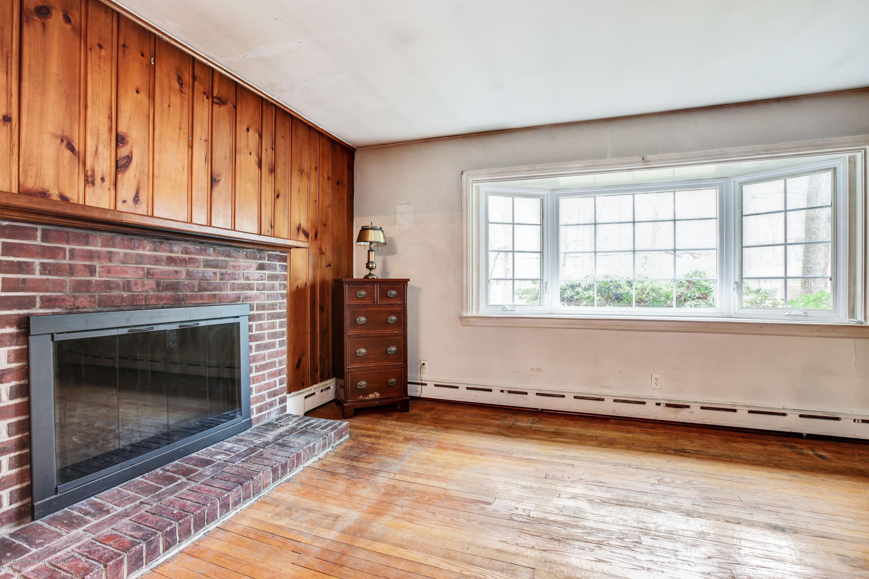 776 Nutswamp Road Red Bank, NJ 07701 - Photo 7 of 25 nut5