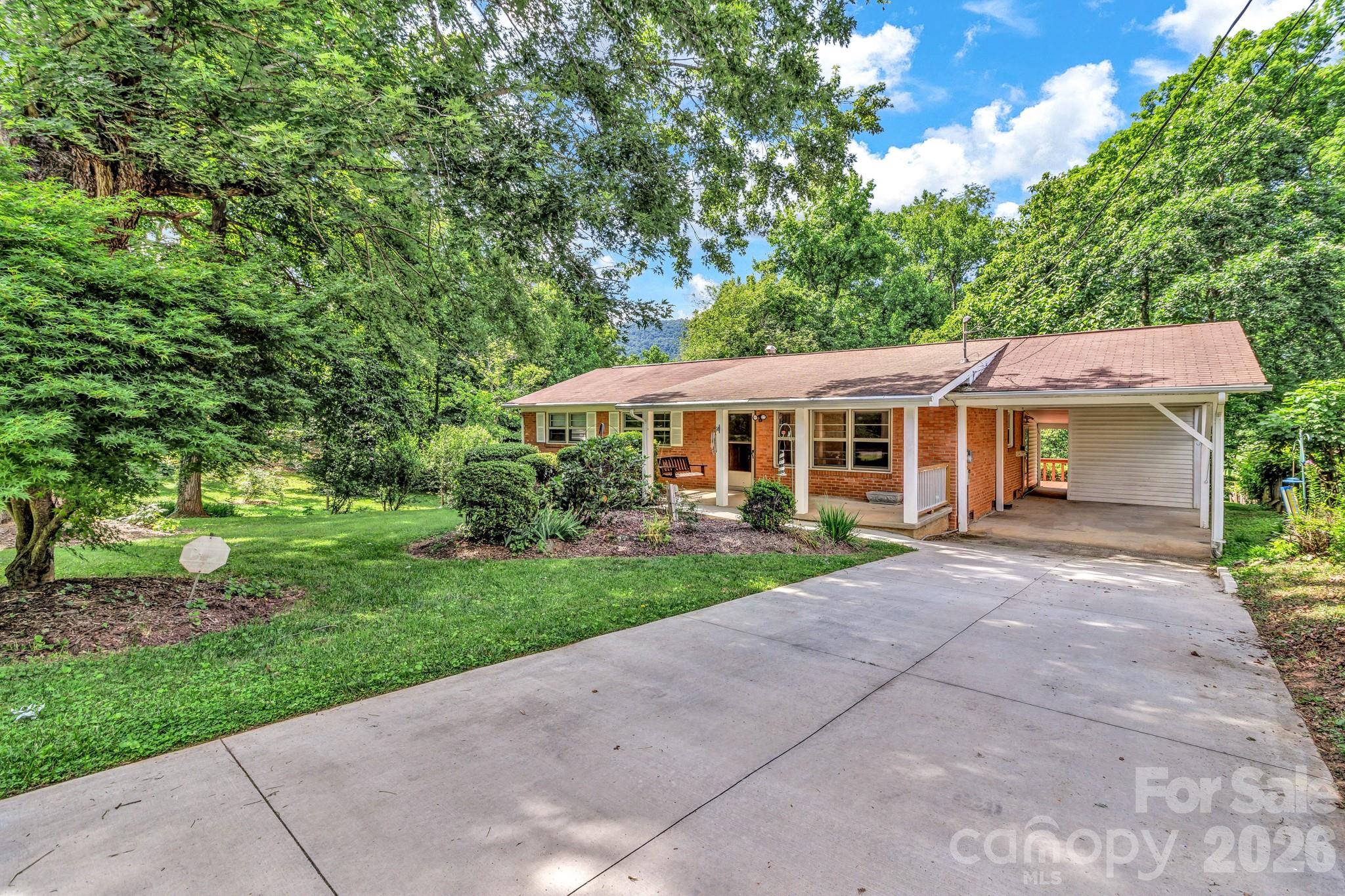 67 Wagon Road Asheville, NC 28805 - Photo 4 of 44