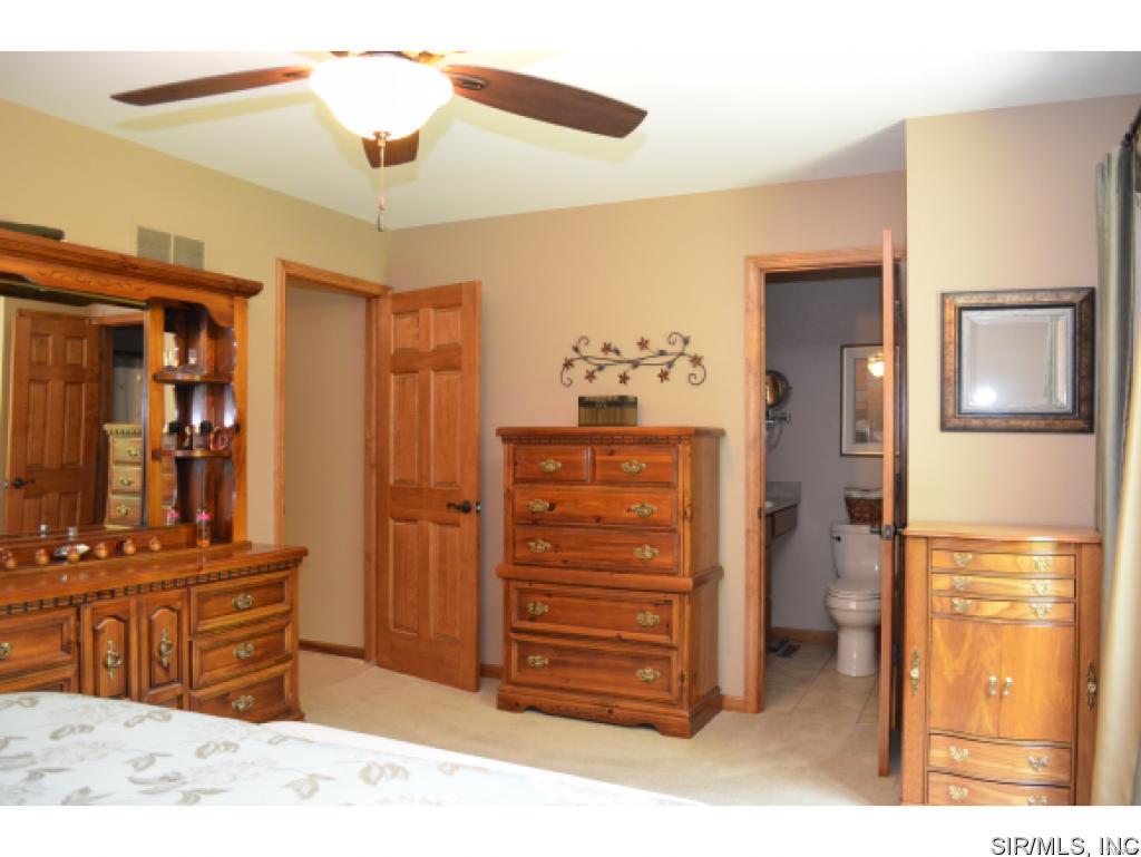 8700 Semith Road Troy, IL 62294 - Photo 12 of 35 Gallery Image 12