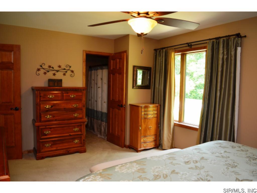 8700 Semith Road Troy, IL 62294 - Photo 13 of 35 Gallery Image 13