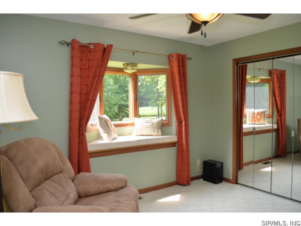 8700 Semith Road Troy, IL 62294 - Photo 17 of 35 Gallery Image 17