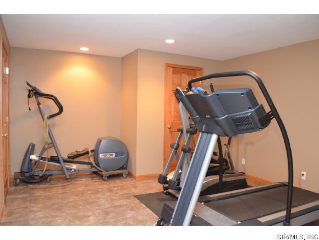 8700 Semith Road Troy, IL 62294 - Photo 18 of 35 Gallery Image 18