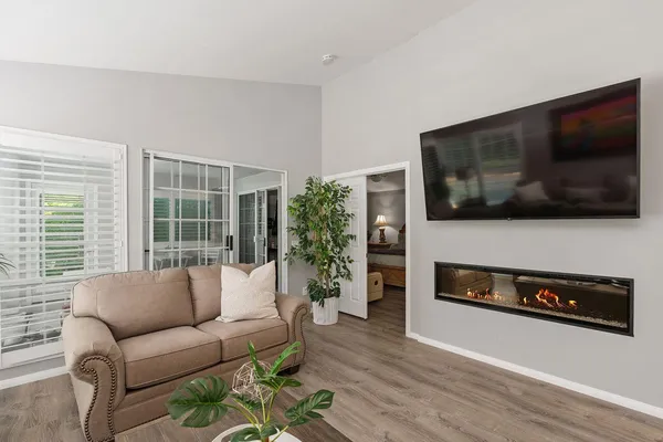 $5,000 | 77630 Calle Las Brisas West, Palm Desert, CA 92211