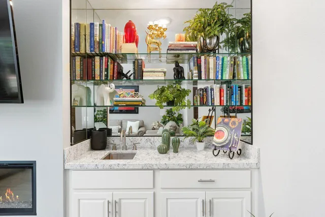 $5,000 | 77630 Calle Las Brisas West, Palm Desert, CA 92211