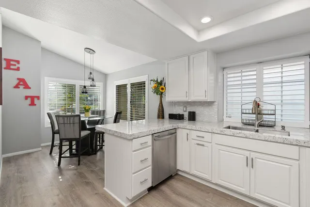 $5,000 | 77630 Calle Las Brisas West, Palm Desert, CA 92211