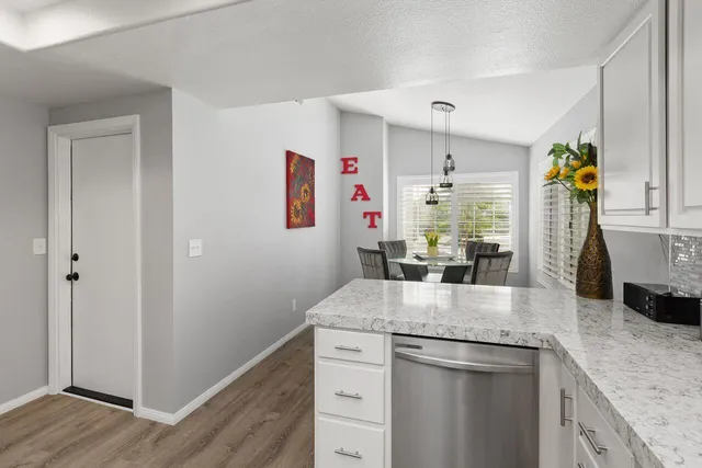 $5,000 | 77630 Calle Las Brisas West, Palm Desert, CA 92211