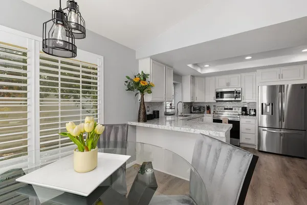 $5,000 | 77630 Calle Las Brisas West, Palm Desert, CA 92211
