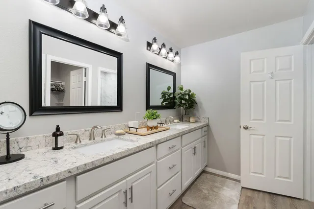 $5,000 | 77630 Calle Las Brisas West, Palm Desert, CA 92211