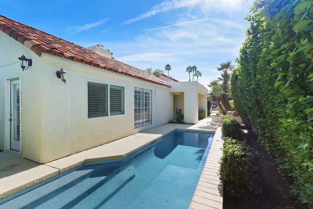 $5,000 | 77630 Calle Las Brisas West, Palm Desert, CA 92211