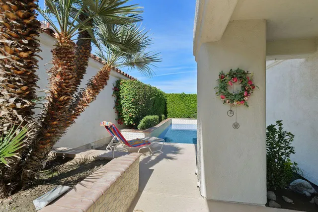 $5,000 | 77630 Calle Las Brisas West, Palm Desert, CA 92211