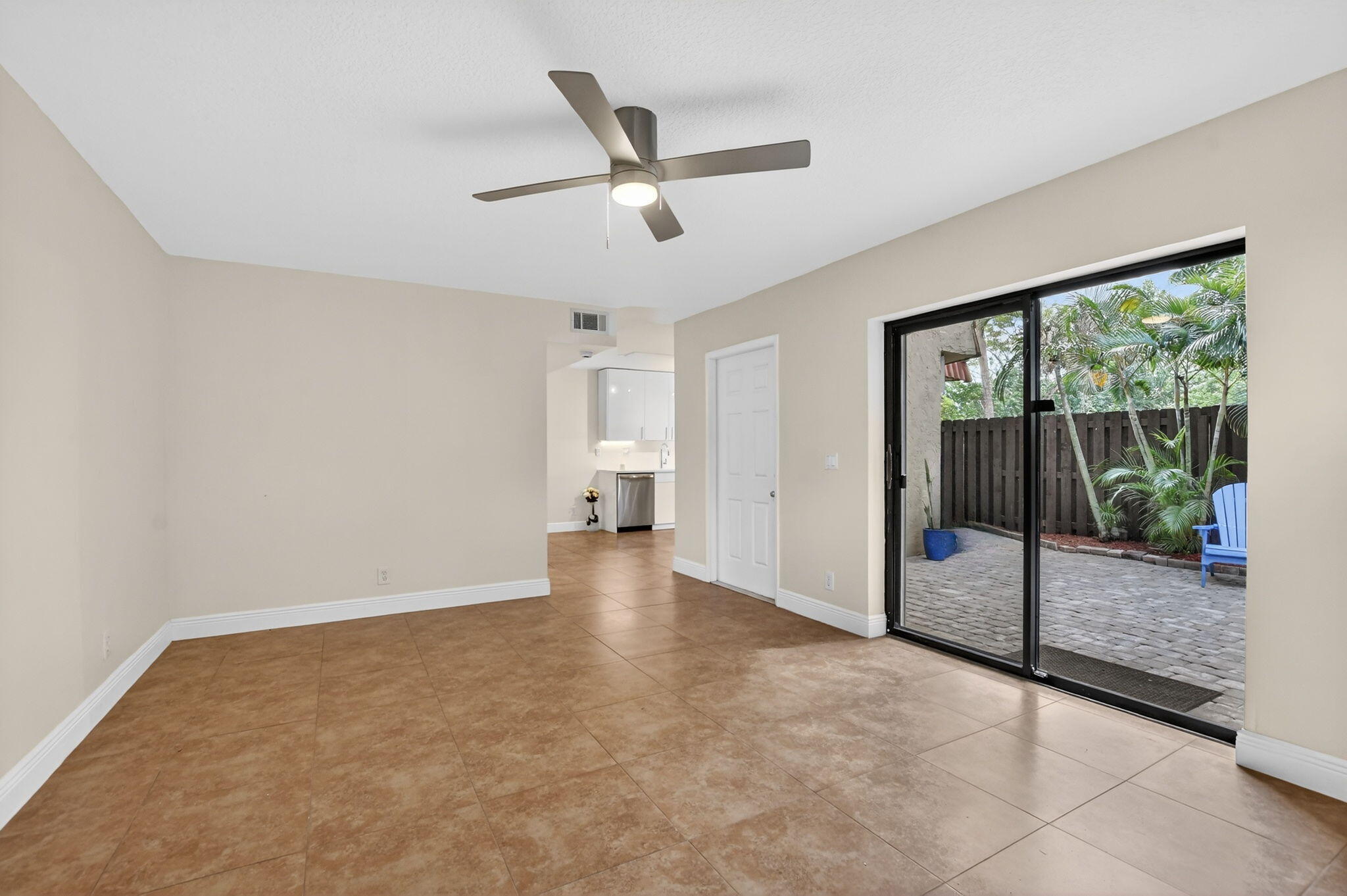 22958 Oxford Place, Unit D Boca Raton, FL 33433 - Photo 15 of 54 11-web-or-mls-DSC_6163