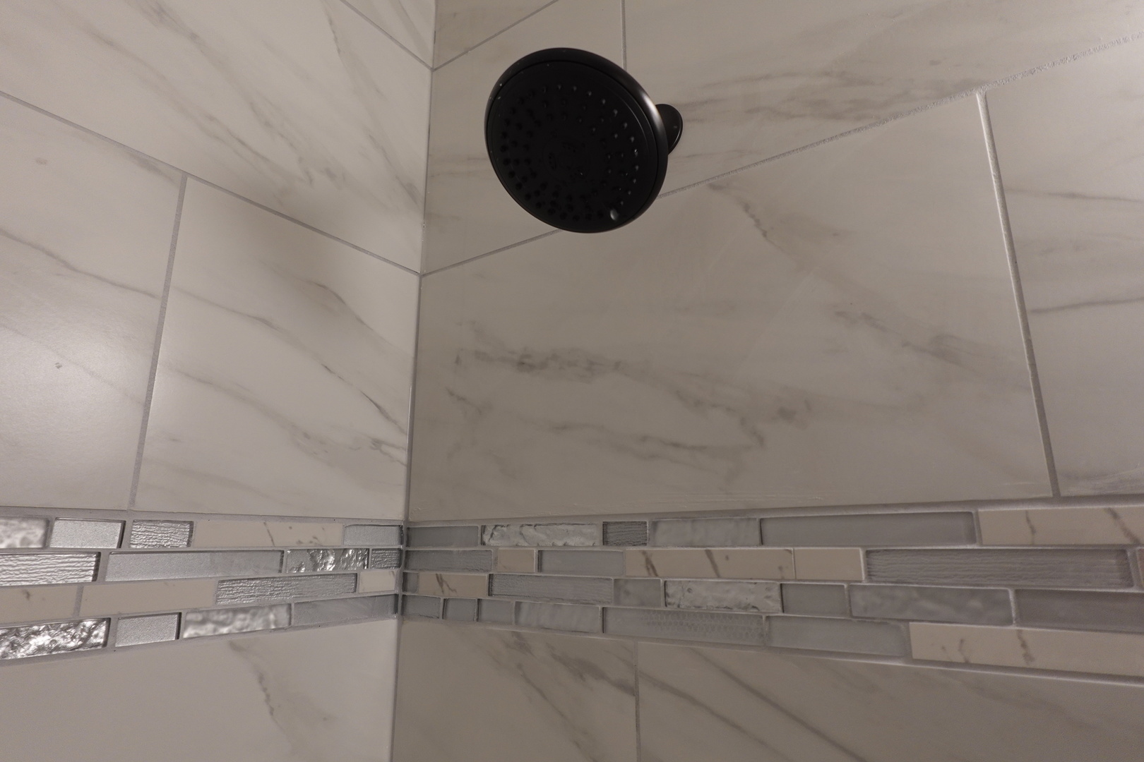 613 South Oltendorf Road Streamwood, IL 60107 - Photo 19 of 37 a bathroom with a shower