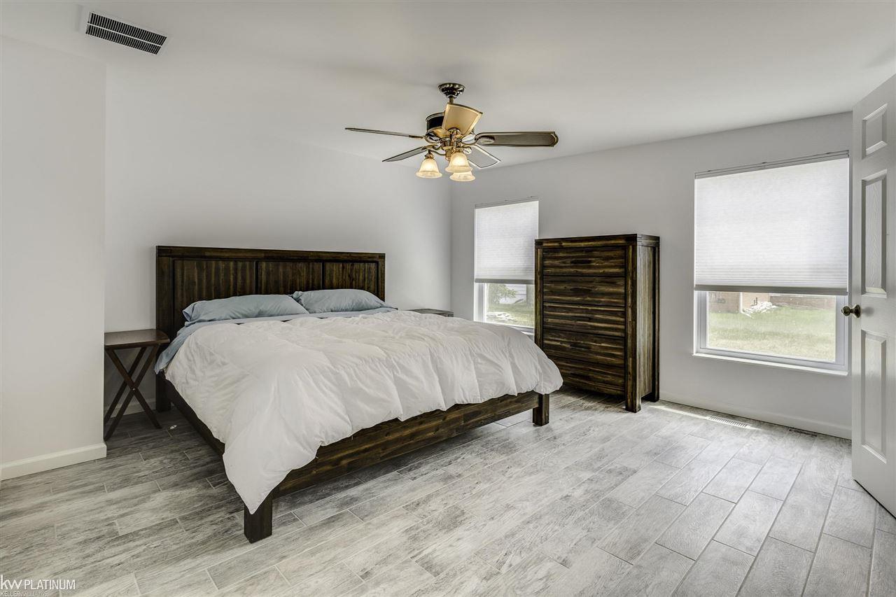3820 North Lakeshore Road Deckerville, MI 48427 - Photo 11 of 48 50043083-10.JPG