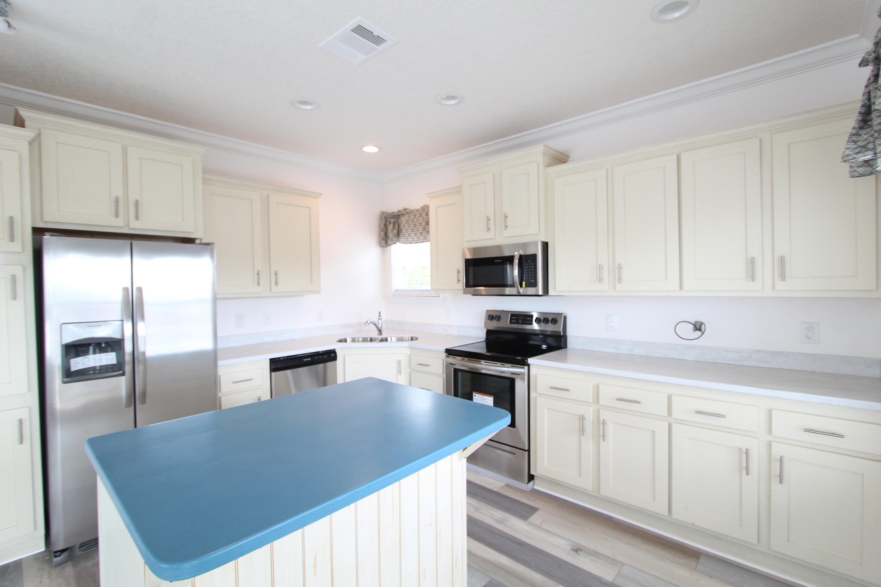 26 Osprey Road Key Largo, FL 33037 - Photo 5 of 27 Kitchen
