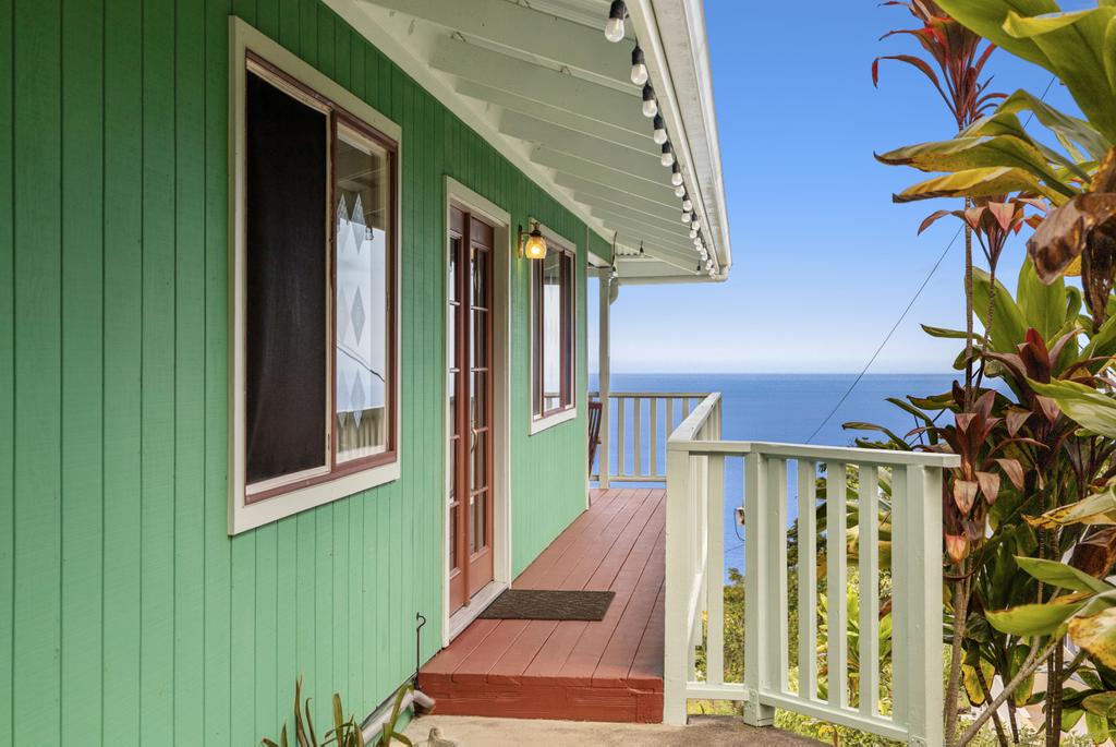 87-2707 Hawaii Belt Road Captain Cook, HI 96704 - Photo 2 of 30 a view of an entryway with a front door