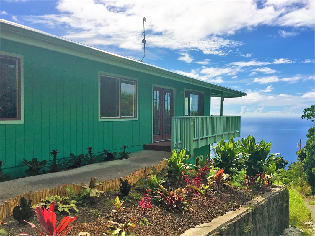 87-2707 Hawaii Belt Road Captain Cook, HI 96704 - Photo 7 of 30 a front view of a house