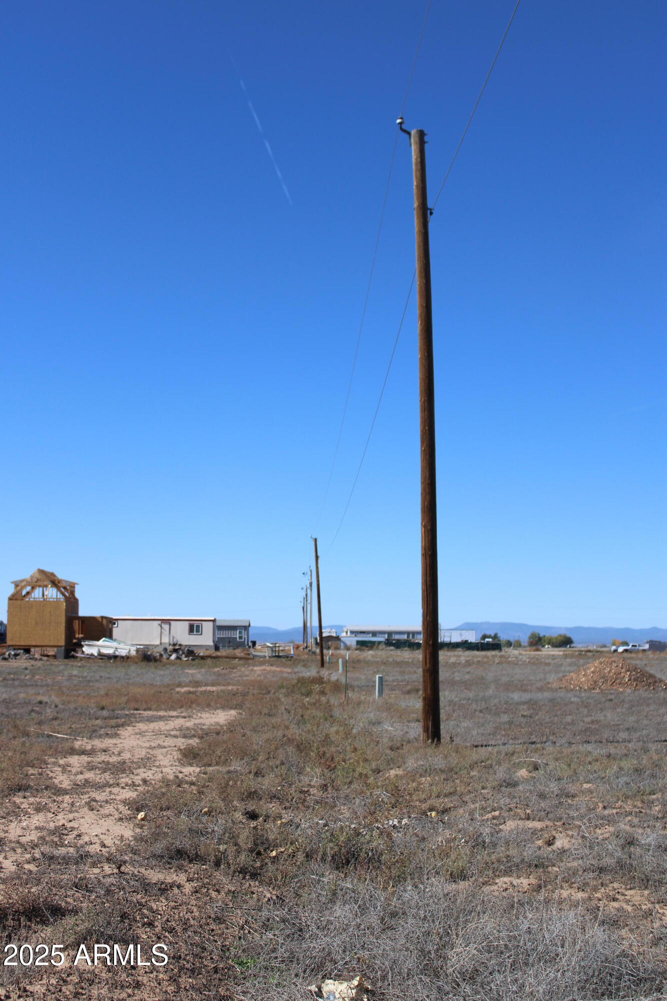 319 West Grand Canyon Road, Unit 604 Paulden, AZ 86334 - Photo 9 of 20 POWER RUNS BEHIND THE LOT - WEST