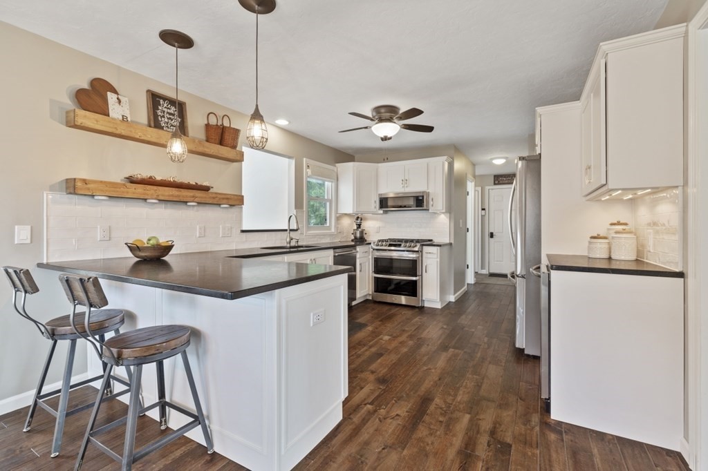 32 Russet Hill Road Ashland, MA 01721 - Photo 2 of 41