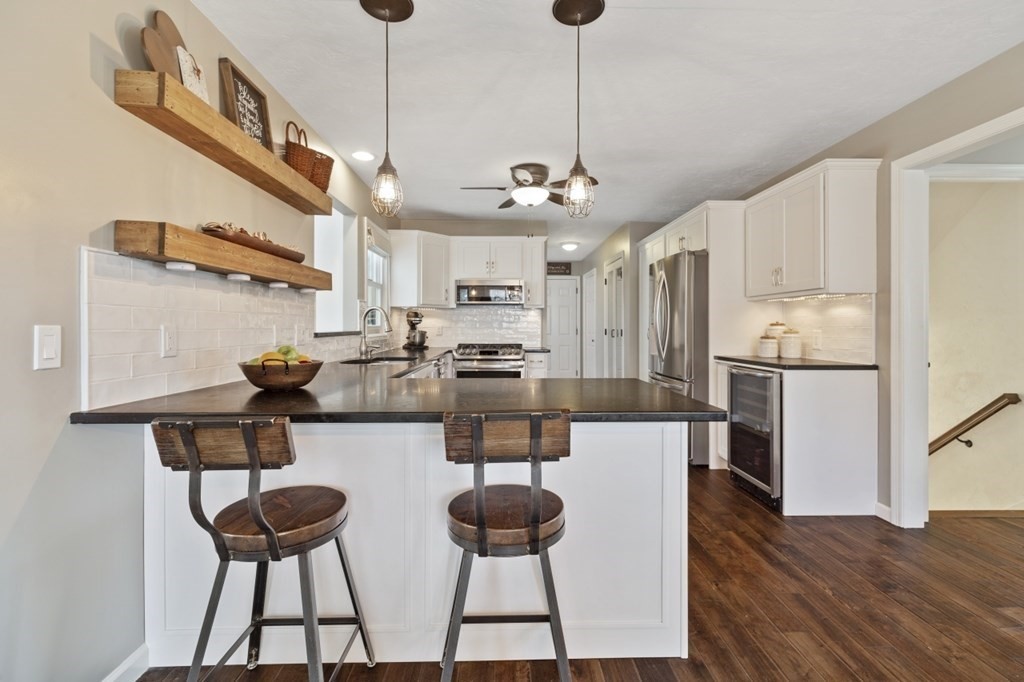 32 Russet Hill Road Ashland, MA 01721 - Photo 4 of 41