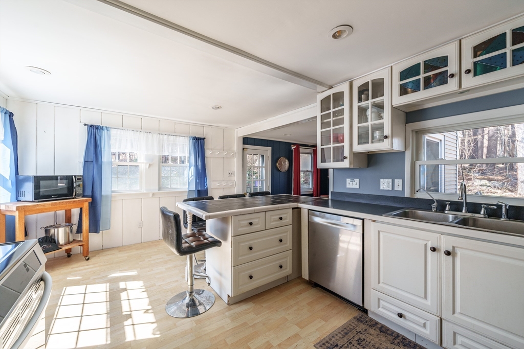 89 Summer Road Boxborough, MA 01719 - Photo 3 of 29