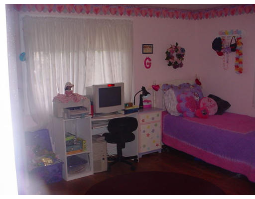 15 Middlesex Road Sharon, MA 02067 - Photo 5 of 10 Gallery Image 5
