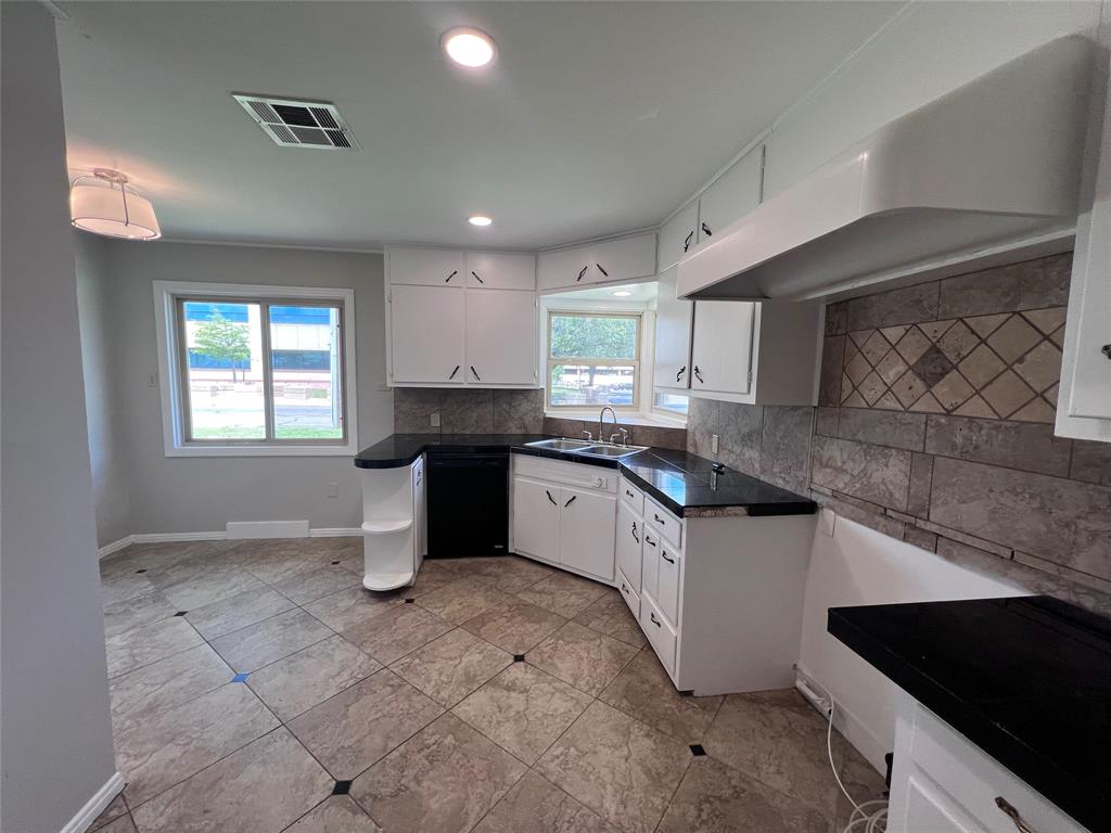 3200 Proctor Avenue Waco, TX 76708 - Photo 8 of 39