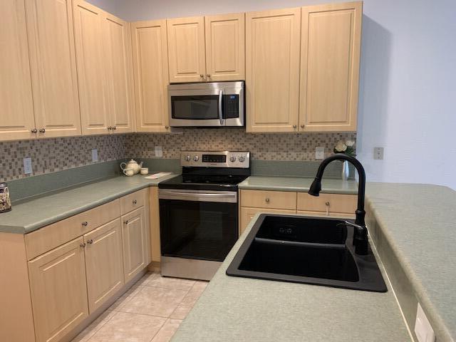 352 Southeast Bloxham Way Stuart, FL 34997 - Photo 2 of 33 IMG_8049