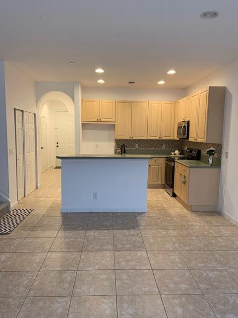352 Southeast Bloxham Way Stuart, FL 34997 - Photo 4 of 33 IMG_8052