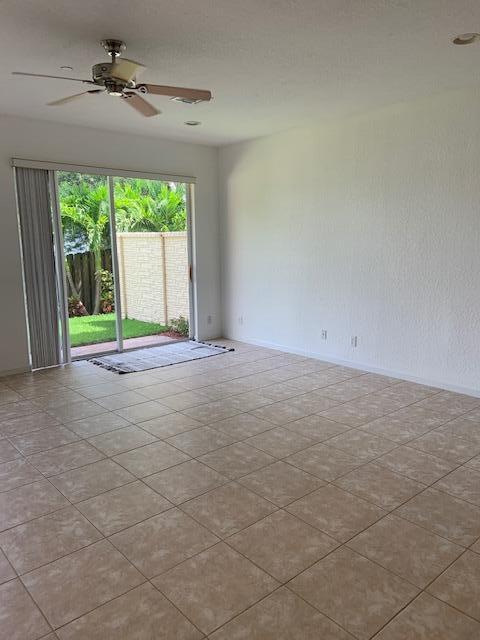 352 Southeast Bloxham Way Stuart, FL 34997 - Photo 6 of 33 IMG_8028