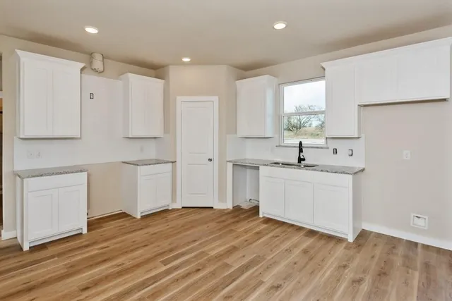 $2,100 | 163 Cactus Canyon Drive, Jacksboro, TX 76458