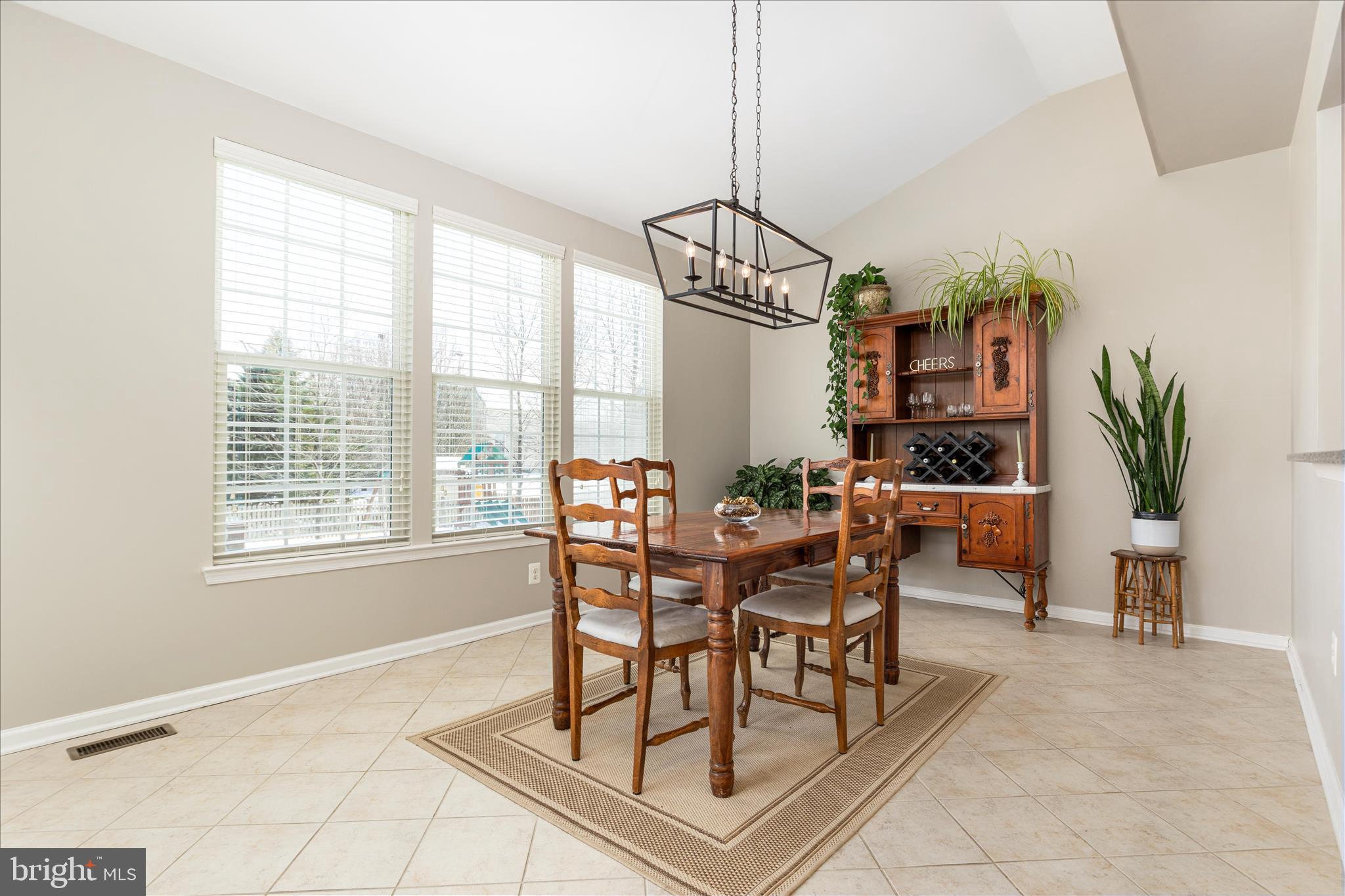 41591 Bostonian Place Aldie, VA 20105 - Photo 11 of 55 Breakfast Room
