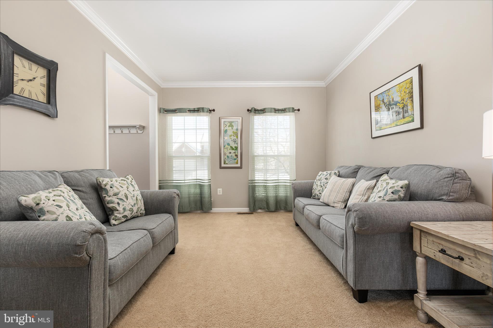 41591 Bostonian Place Aldie, VA 20105 - Photo 14 of 55 Living Room