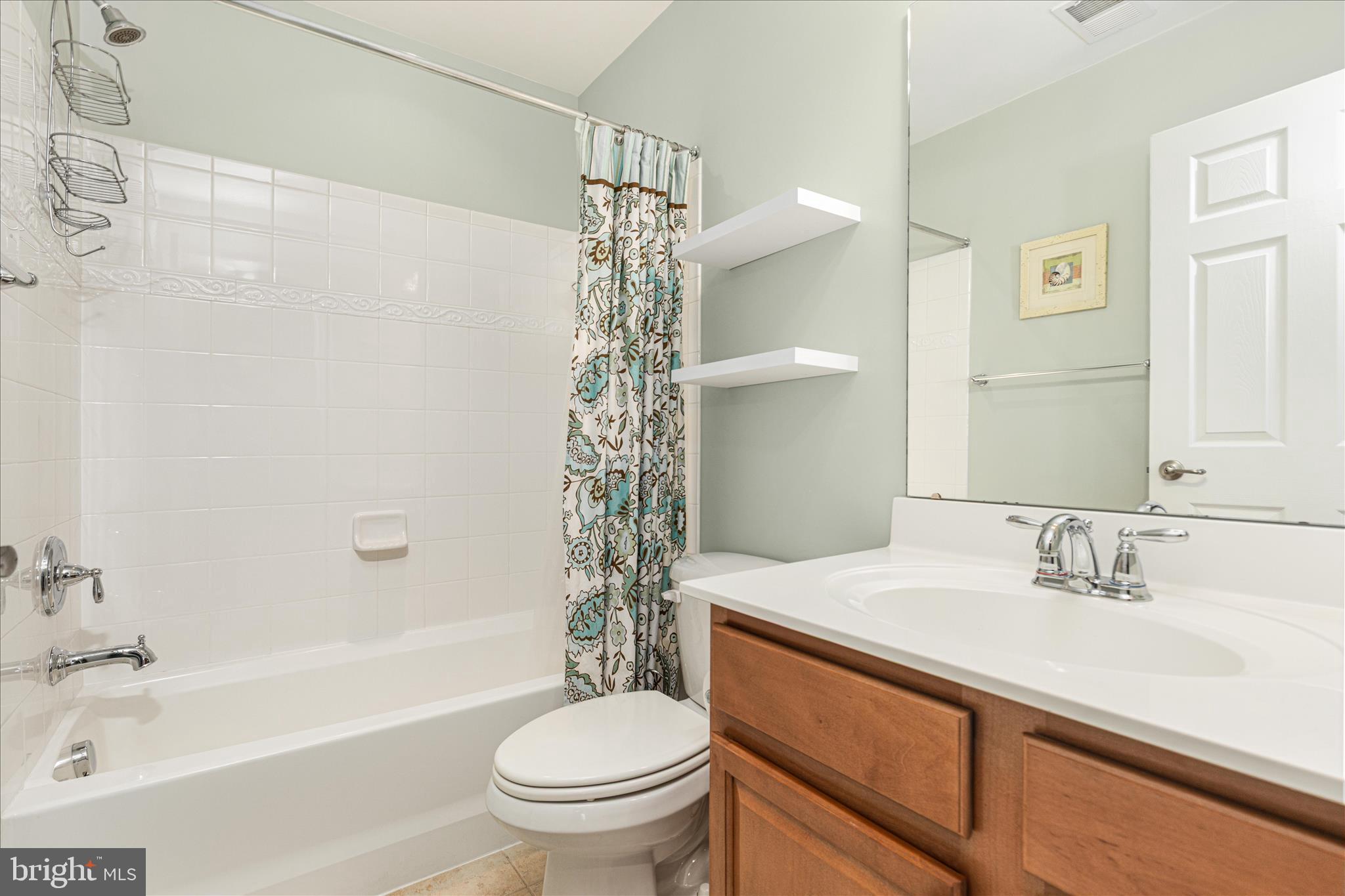 41591 Bostonian Place Aldie, VA 20105 - Photo 27 of 55 Guest Bath