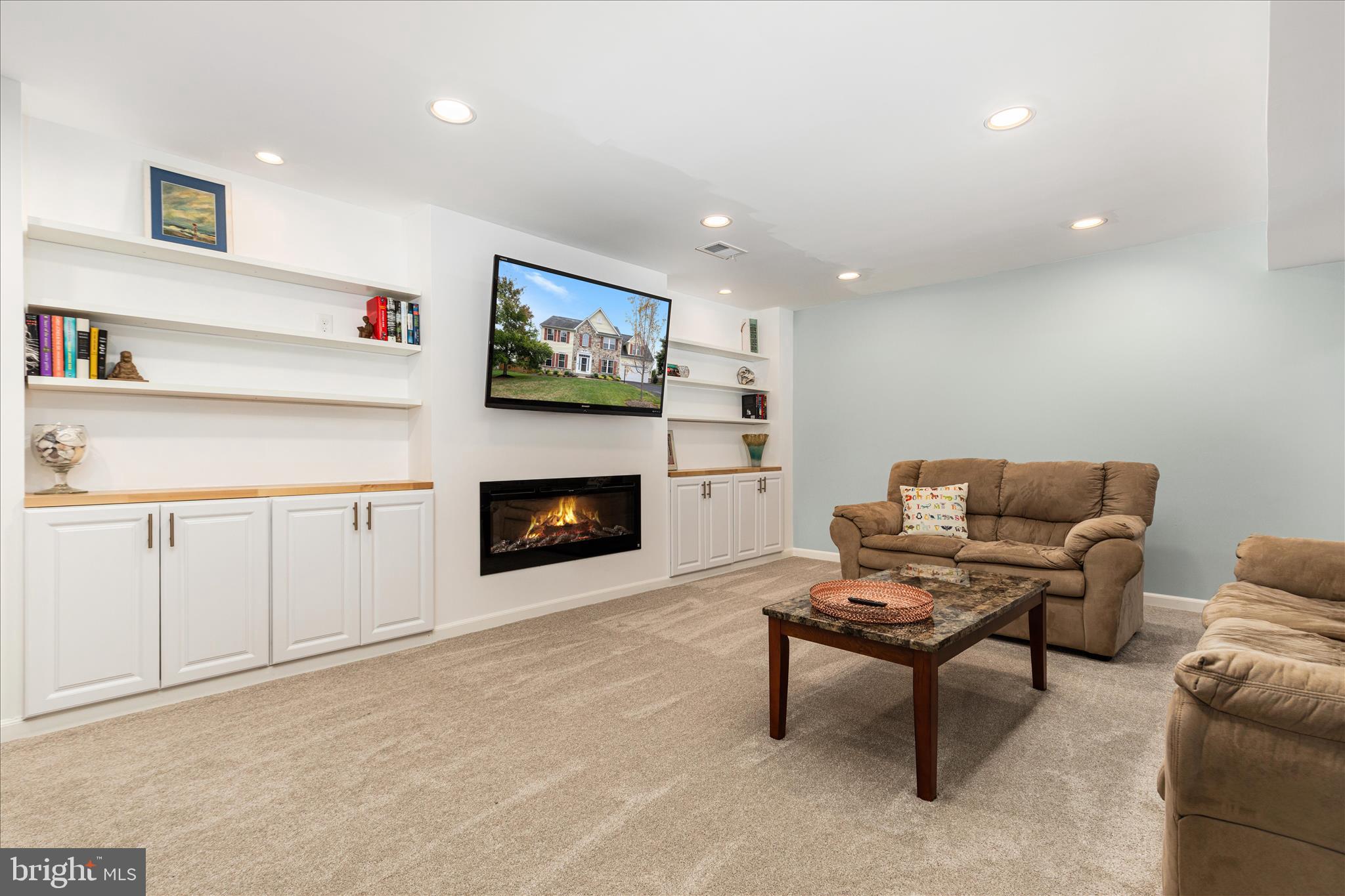 41591 Bostonian Place Aldie, VA 20105 - Photo 31 of 55 Lower Level with custom built in