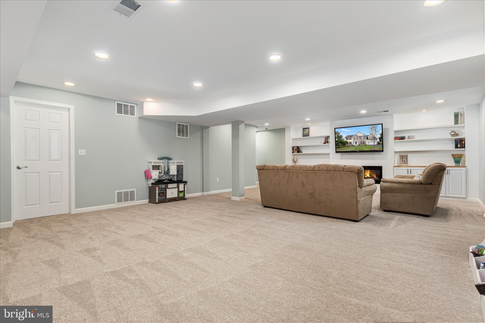 41591 Bostonian Place Aldie, VA 20105 - Photo 32 of 55 Lower Level Rec Room