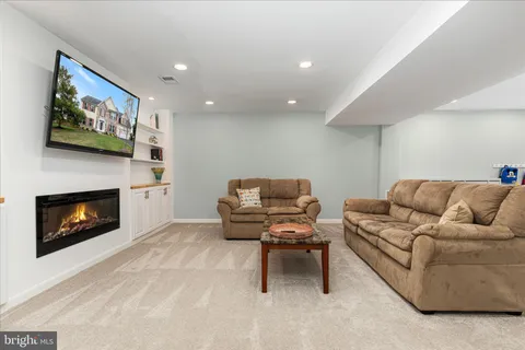 $1,100,000 | 41591 Bostonian Place, Aldie, VA 20105